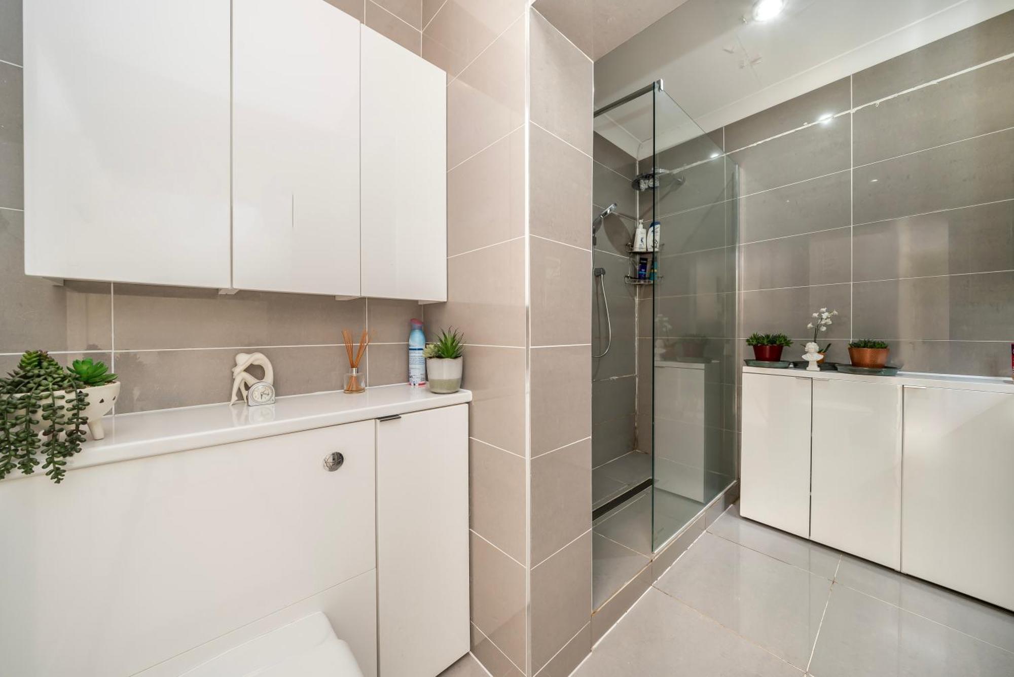 Serene Spacious Room Staines-upon-Thames Exterior photo